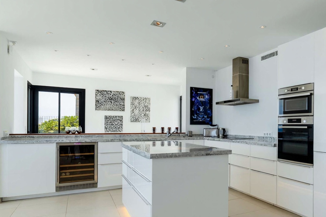 Chalet with direct beach access in Manacor — Kitchen