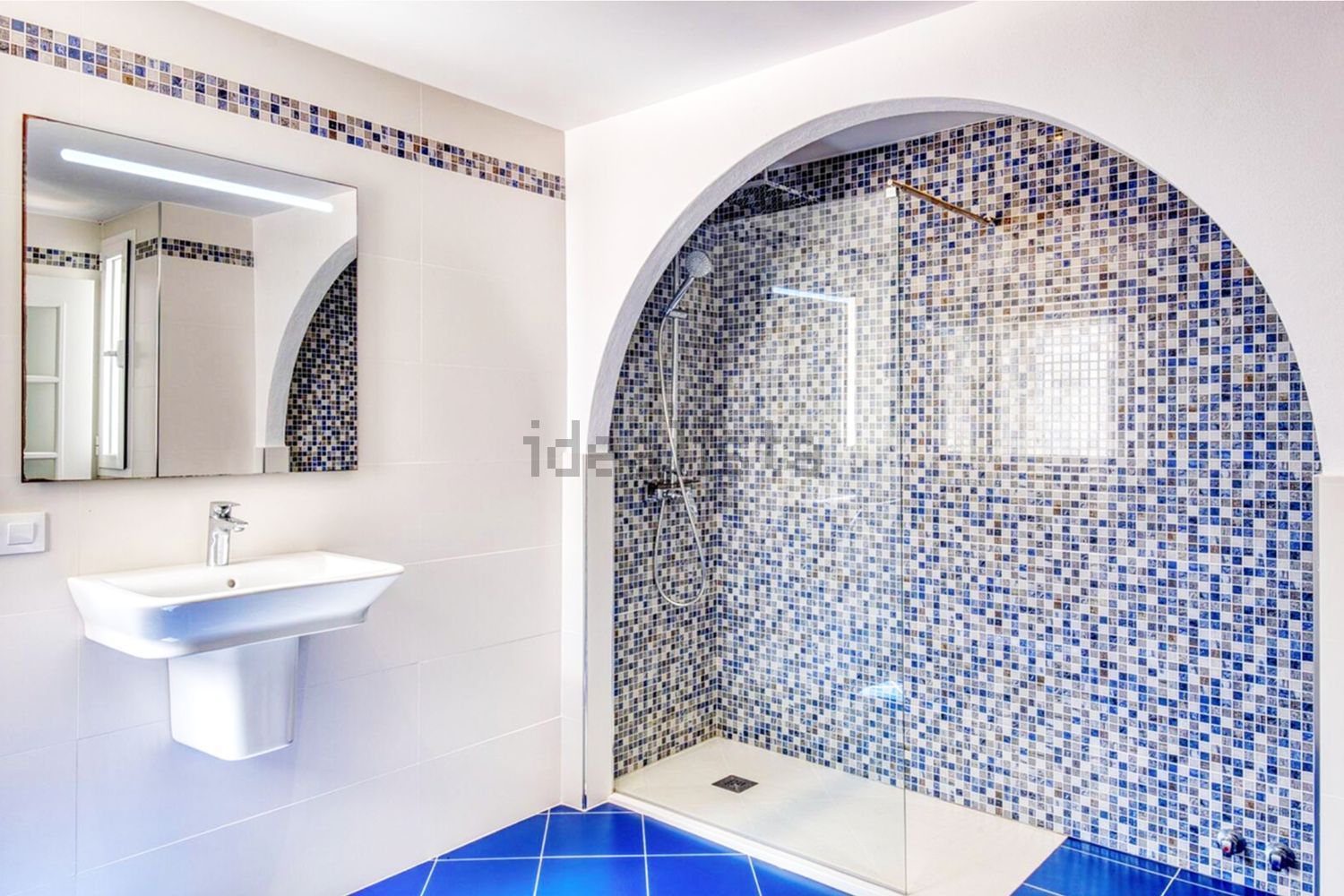 Chalet with direct beach access in Santanyí — Bathroom