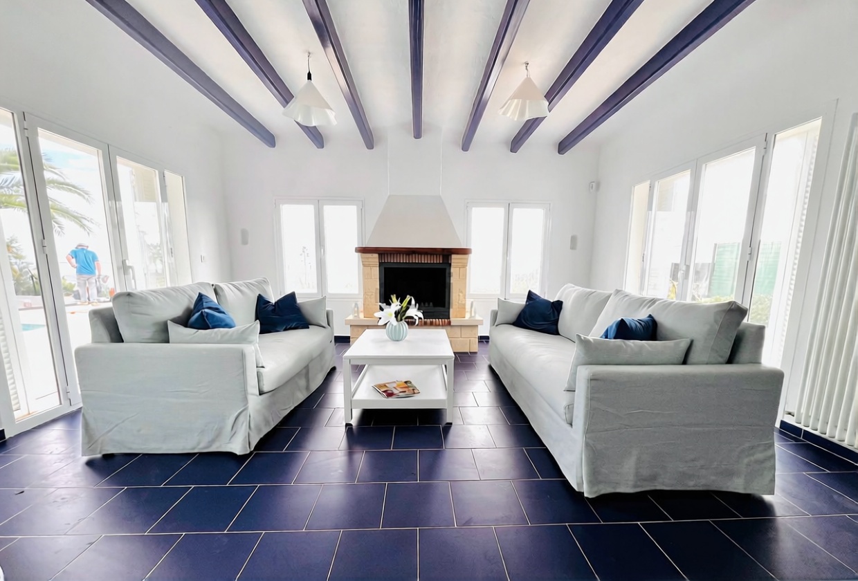 Chalet with direct beach access in Santanyí — Living room