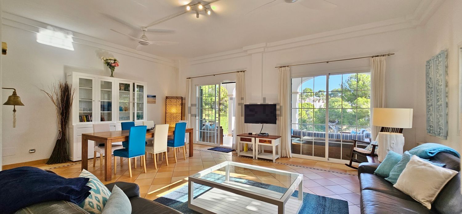 Chalet with direct beach access in Santanyí — Living room