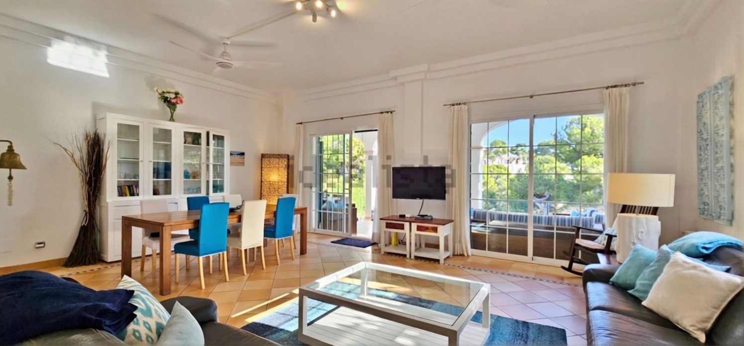 Chalet avec accès direct à la plage à Santanyí — Séjour