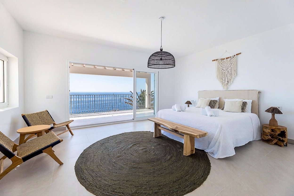 Chalet with direct beach access in Felanitx — Bedroom