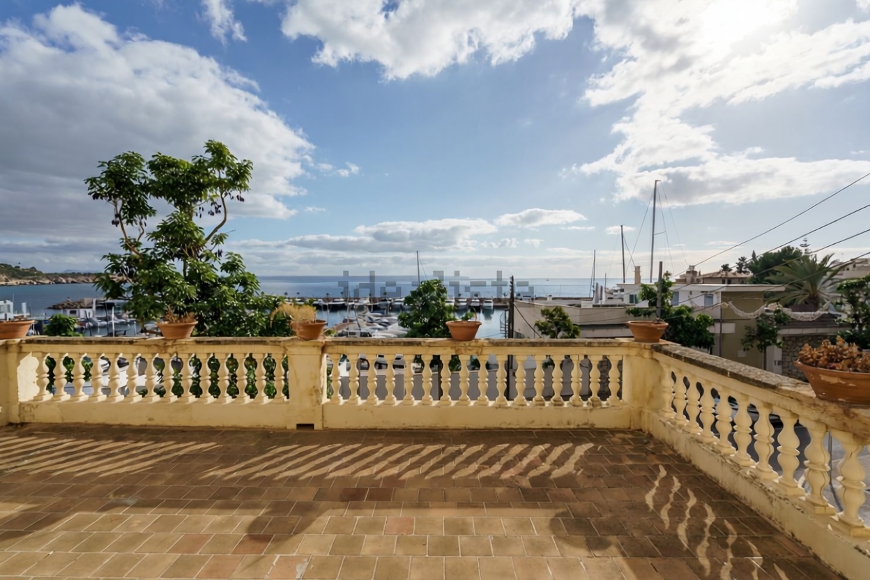 Chalet with direct beach access in Palma de Mallorca