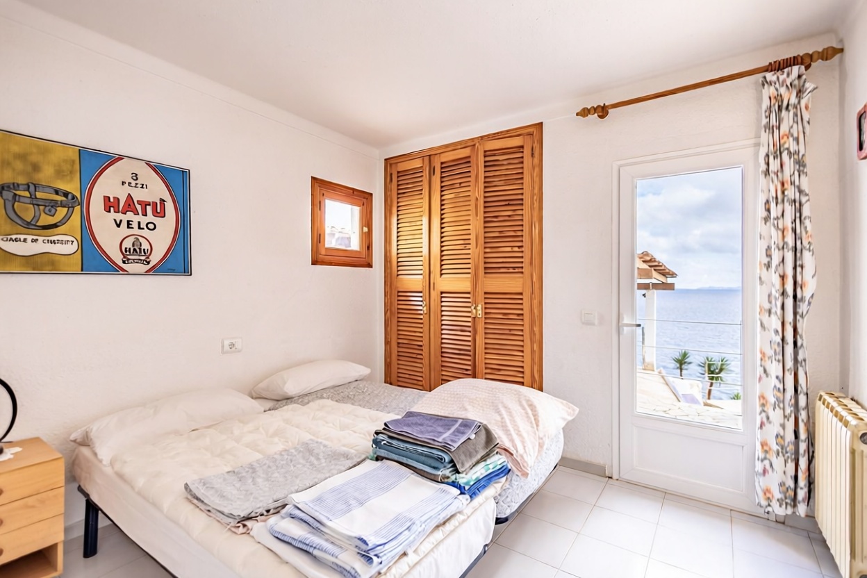 Chalet mit direkter Strandzugang in Llucmajor — Schlafzimmer