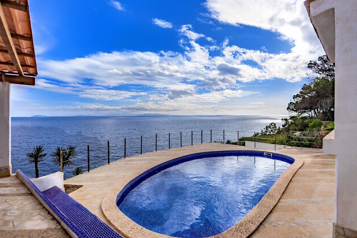 Chalet mit direkter Strandzugang in Llucmajor — Meerblick