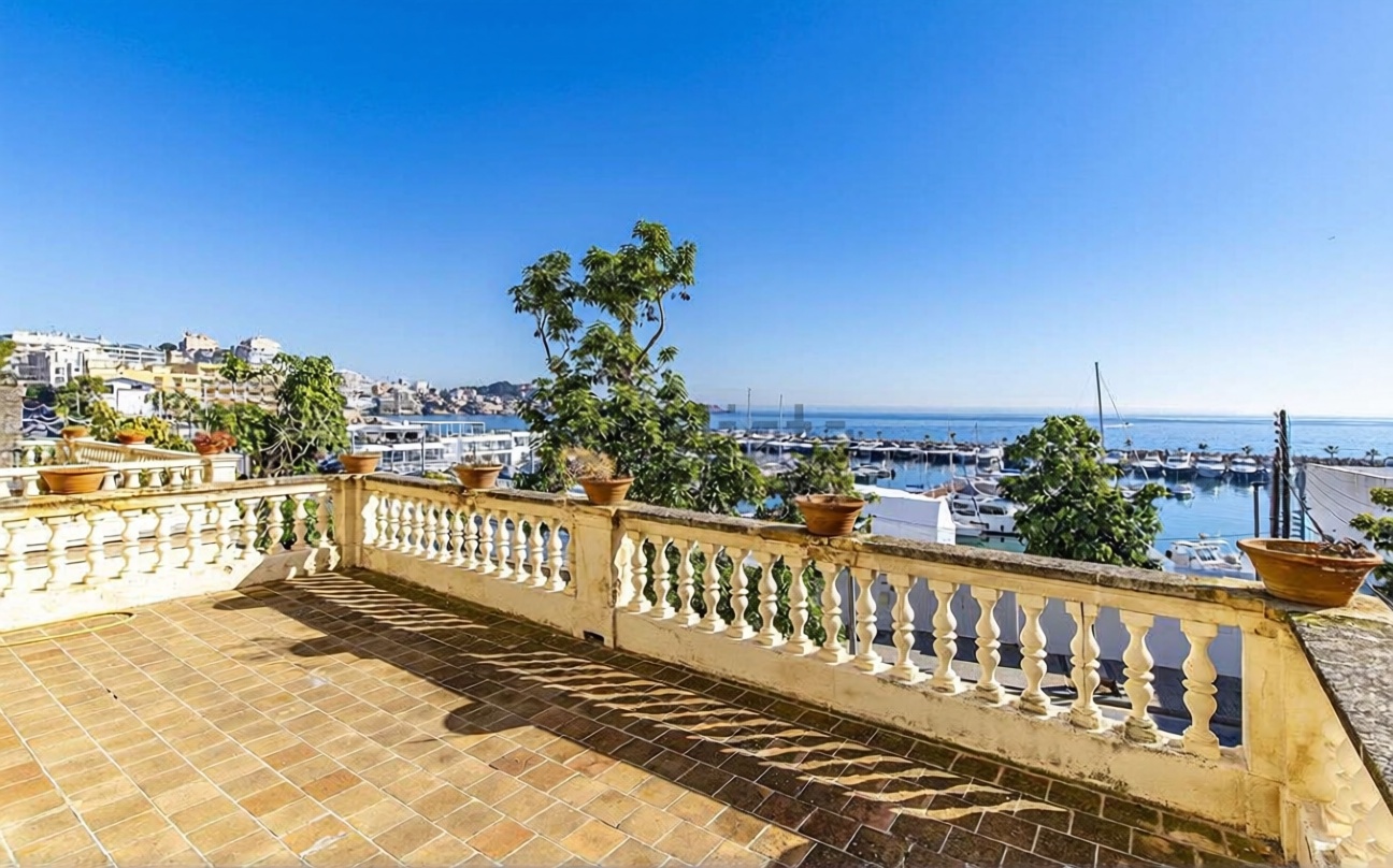 Chalet com acesso direto à praia em Palma de Mallorca — Terraço mar