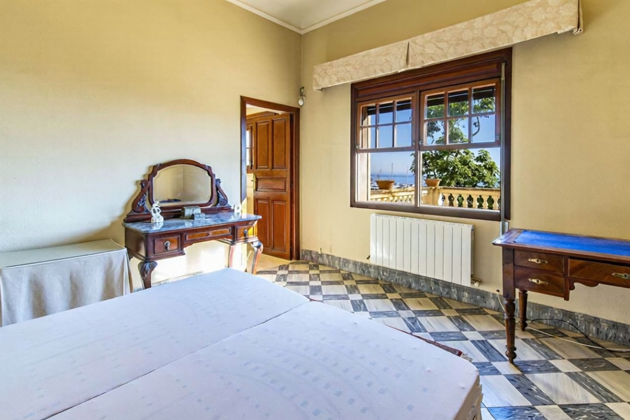 Chalet com acesso direto à praia em Palma de Mallorca — Quarto
