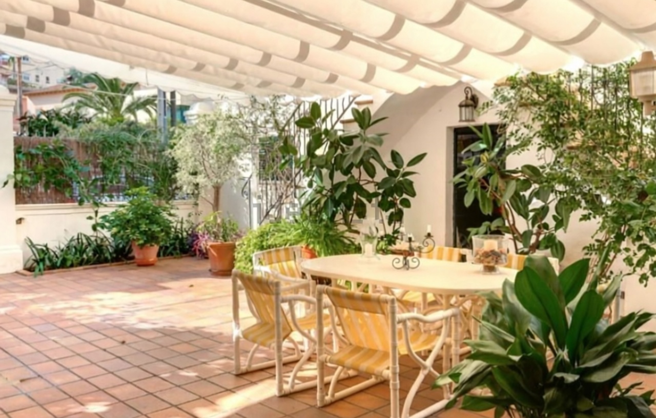 Chalet con acceso directo a playa en Palma de Mallorca — Terraza