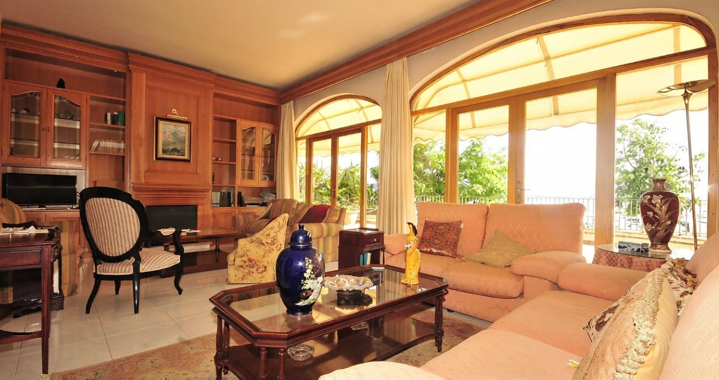 Chalet con acceso directo a playa en Palma de Mallorca — Salón