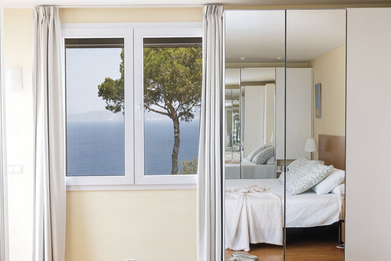 Chalet mit direkter Strandzugang in Llucmajor — Schlafzimmer