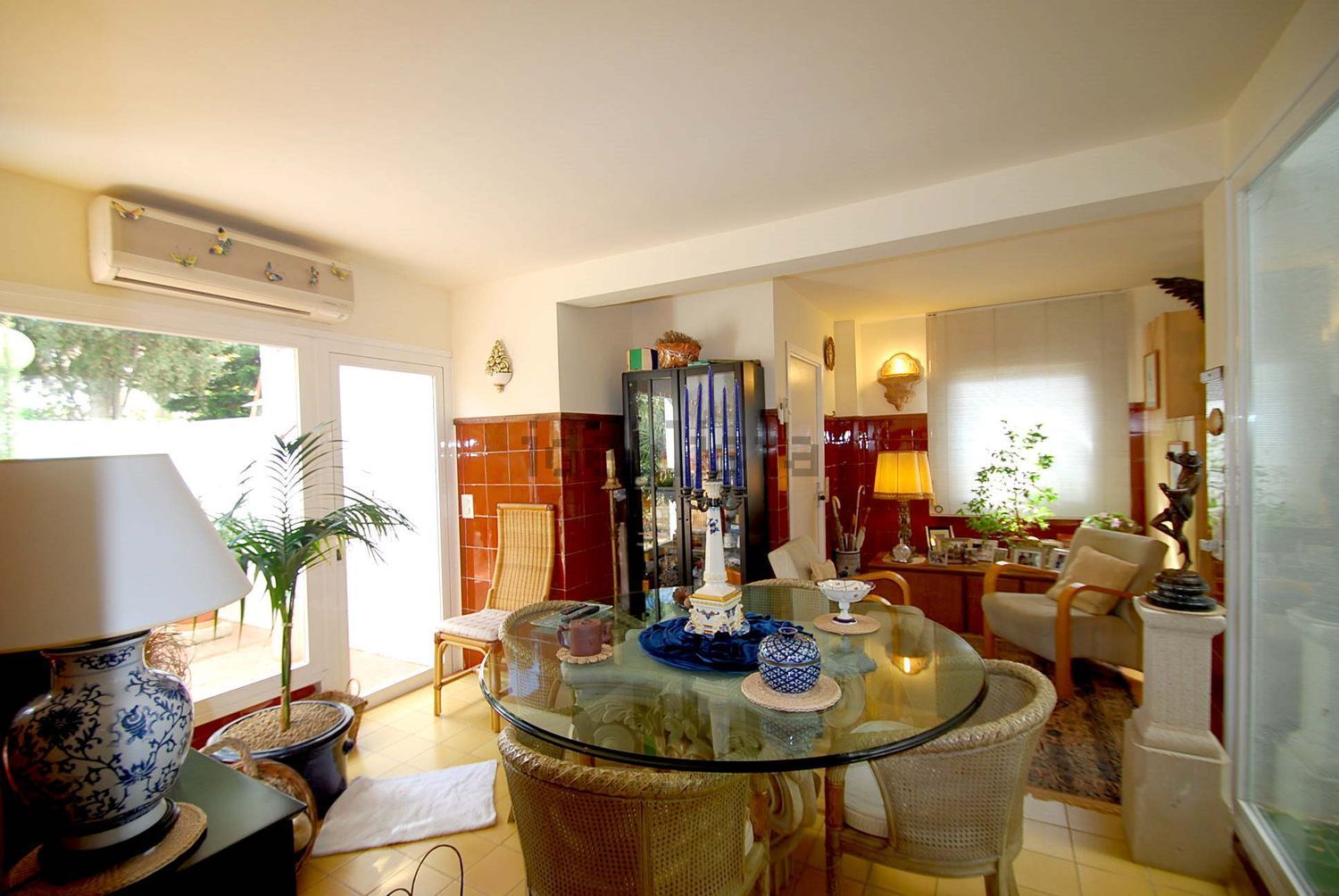 Chalet com acesso direto à praia em Llucmajor — Sala jantar
