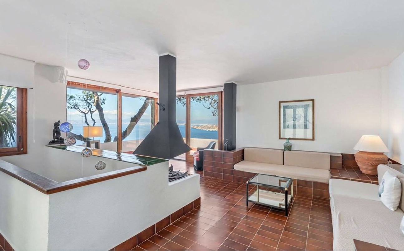 Chalet com acesso direto à praia em Llucmajor — Sala