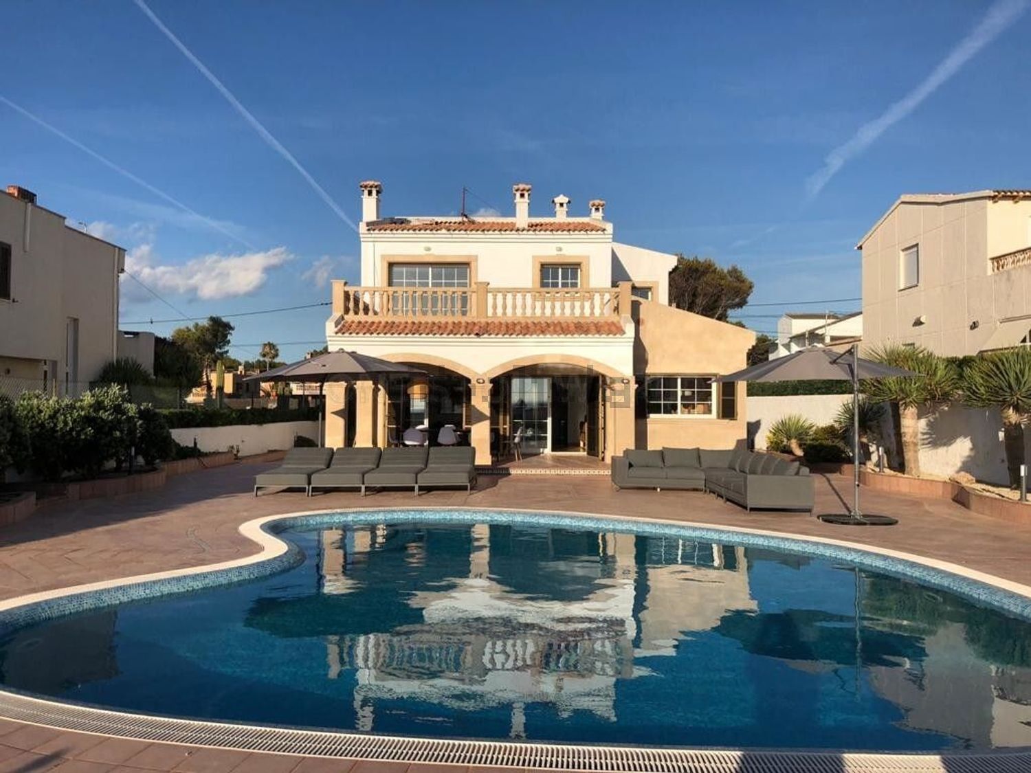 Chalet avec accès direct à la plage à Calvià — Piscine