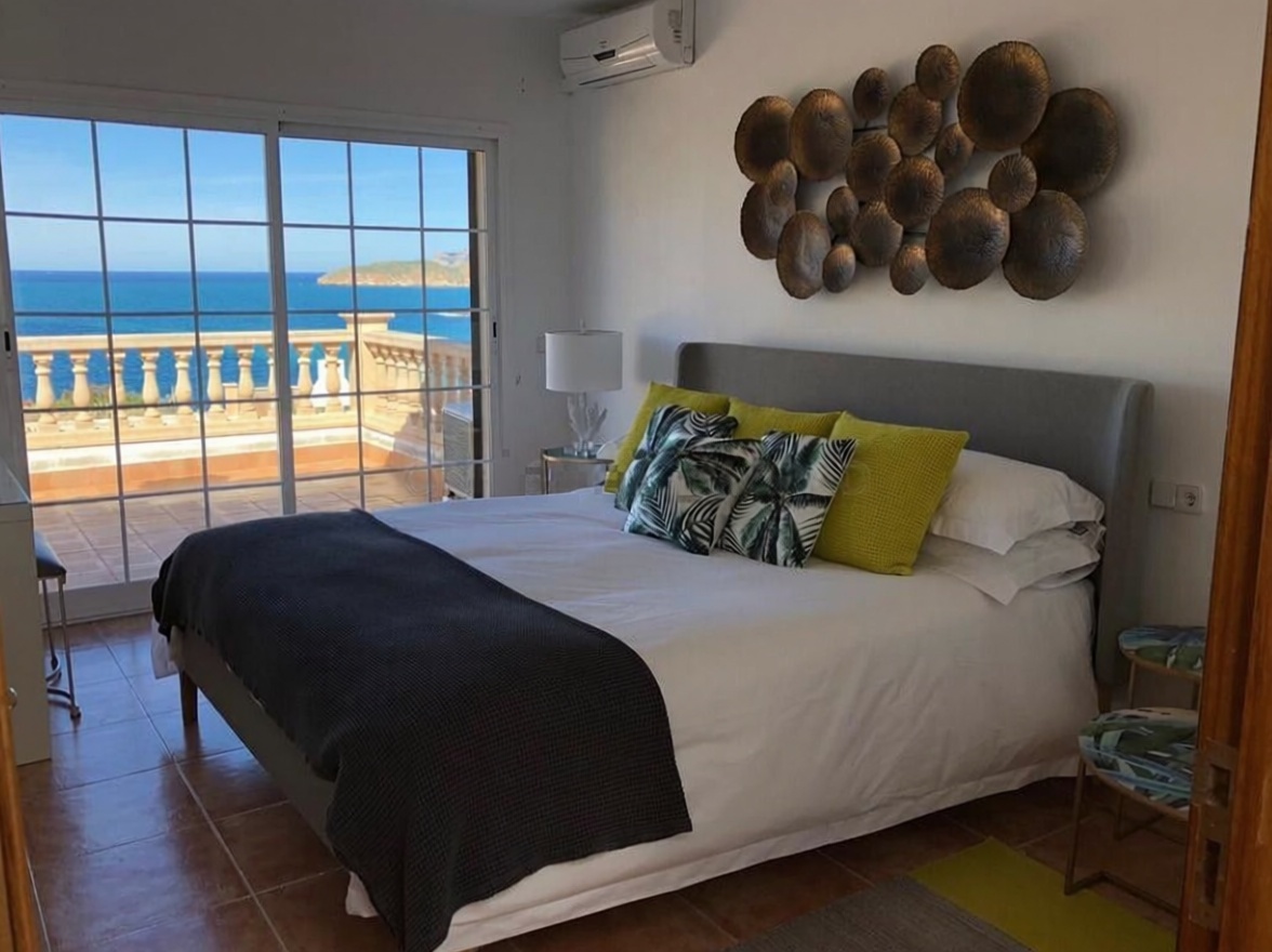 Chalet mit direkter Strandzugang in Calvià — Schlafzimmer