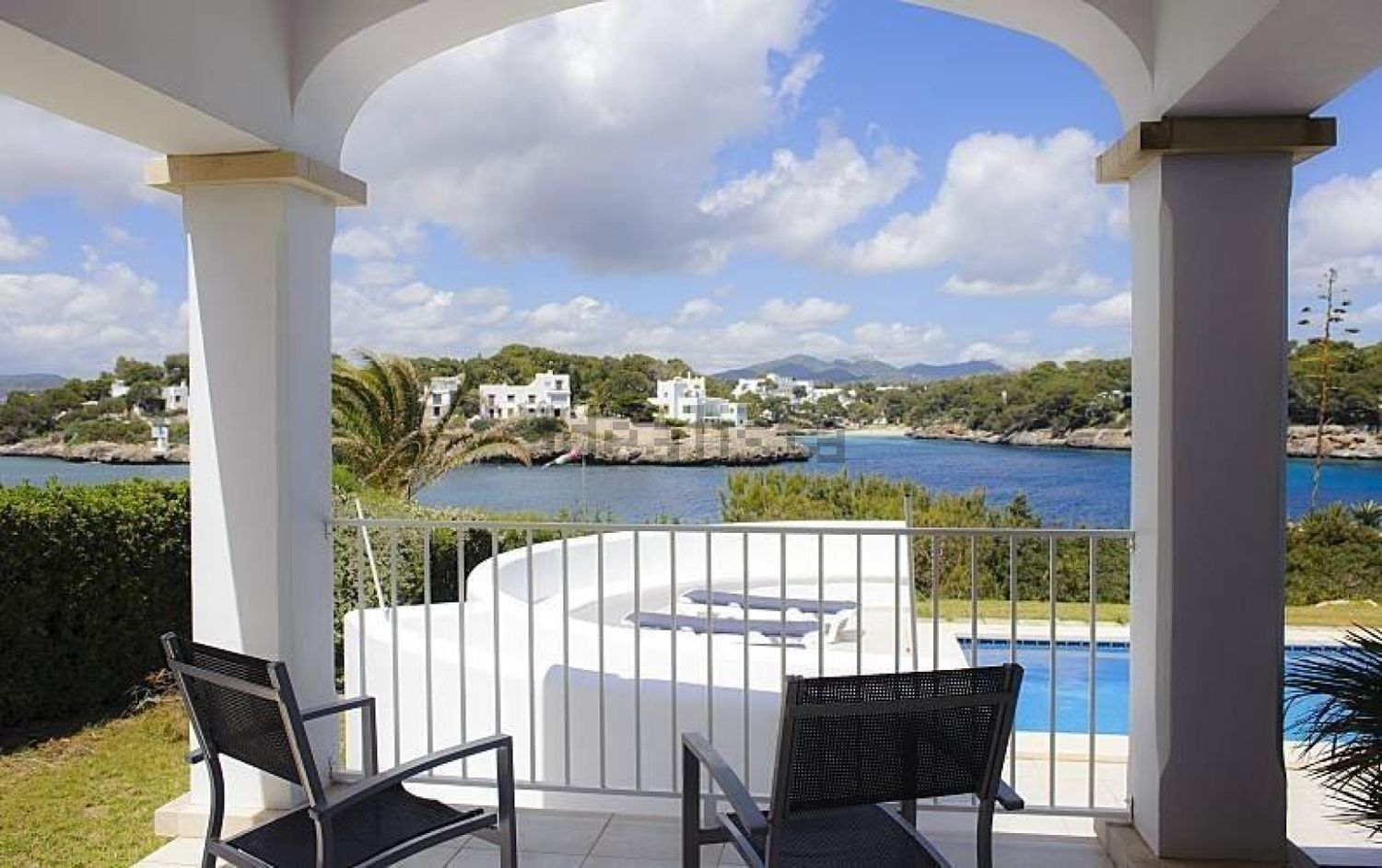 Chalet with direct beach access in Santanyí — Sea terrace