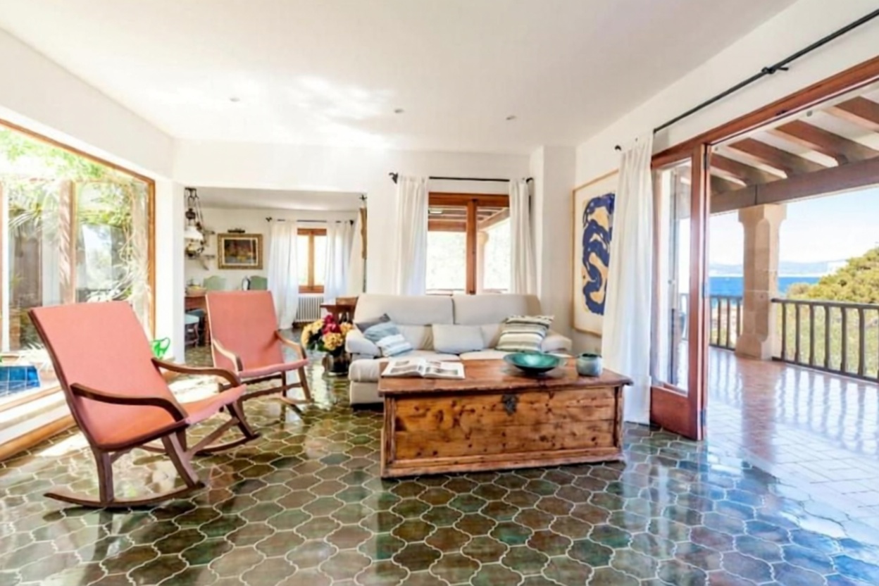 Chalet con acceso directo a playa en Llucmajor — Salón