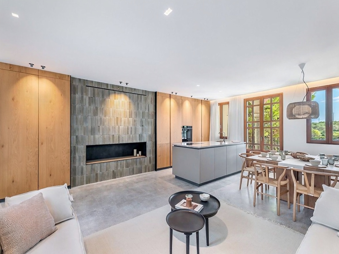 Chalet with direct beach access in Felanitx — Living room