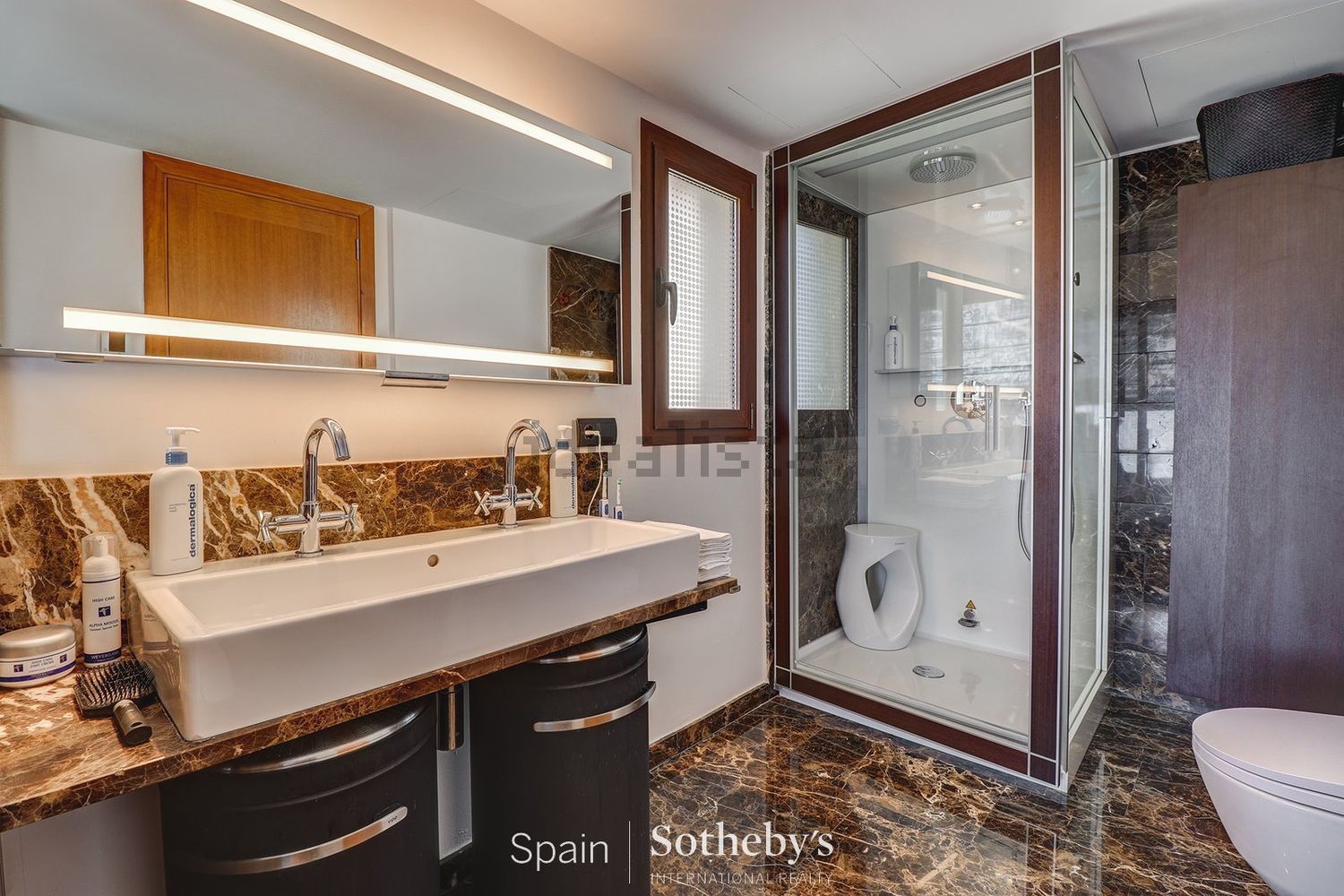 Ático em primeira linha de mar em Andratx — Casa banho