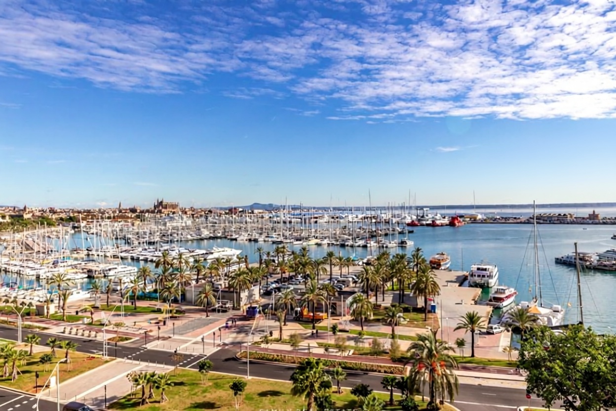 Piso en primera línea de playa en Palma de Mallorca — Vista mar