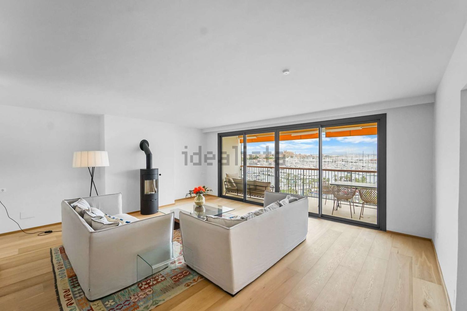 Wohnung in erste Strandlinie in Palma de Mallorca — Wohnzimmer