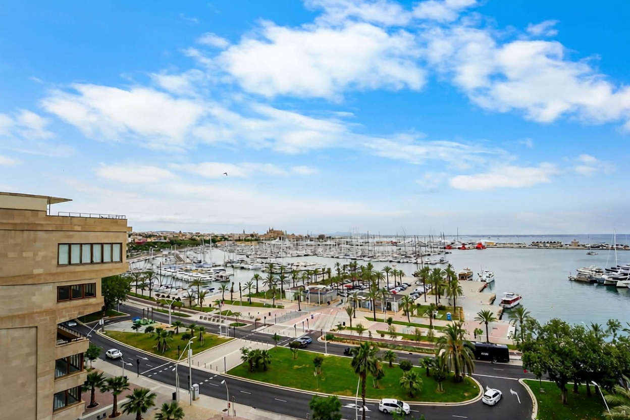 Piso en primera línea de playa en Palma de Mallorca — Vista mar