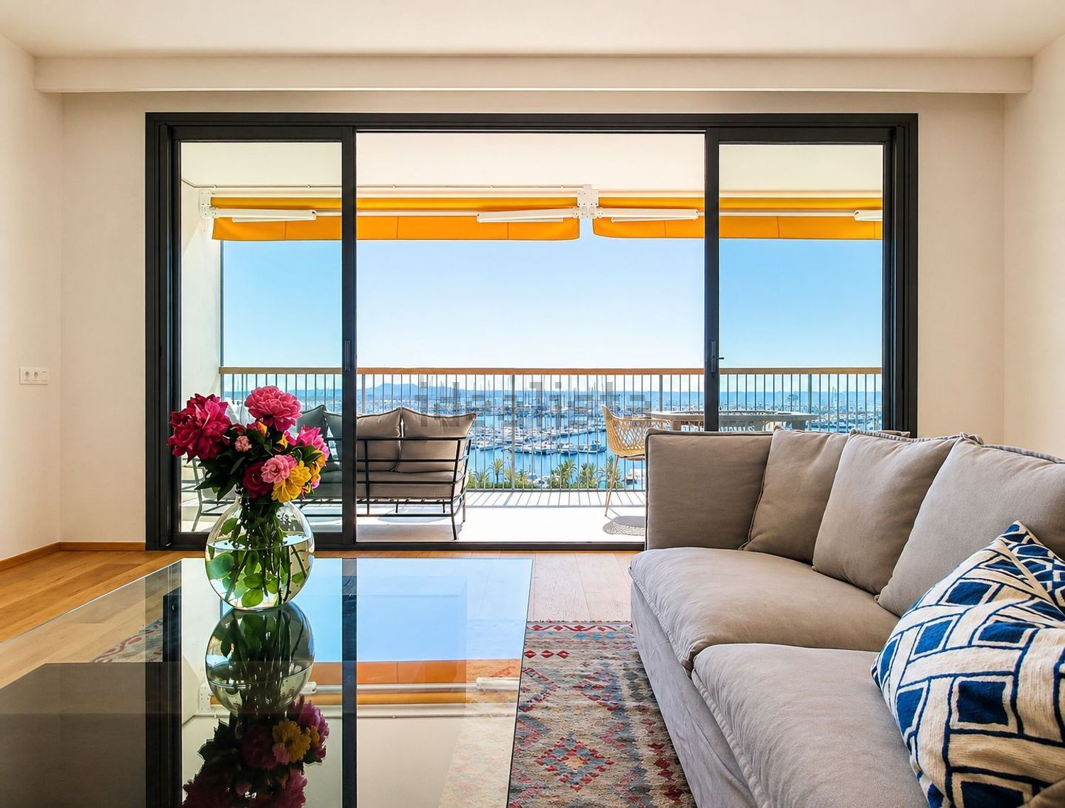 Wohnung in erste Strandlinie in Palma de Mallorca — Wohnzimmer