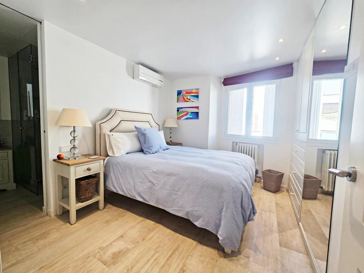 Beachfront flat in Pollença — Bedroom