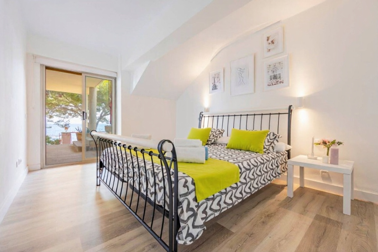 Beachfront flat in Alcúdia — Bedroom