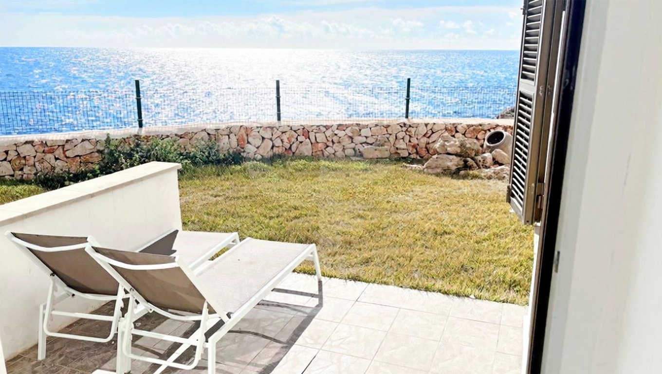 Beachfront flat in Santanyí