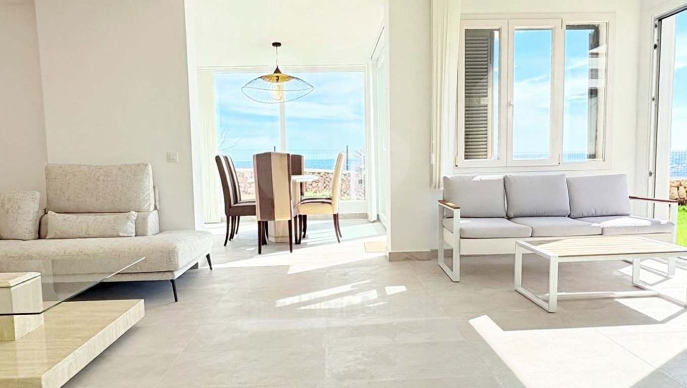 Appartement en première ligne de plage à Santanyí — Séjour