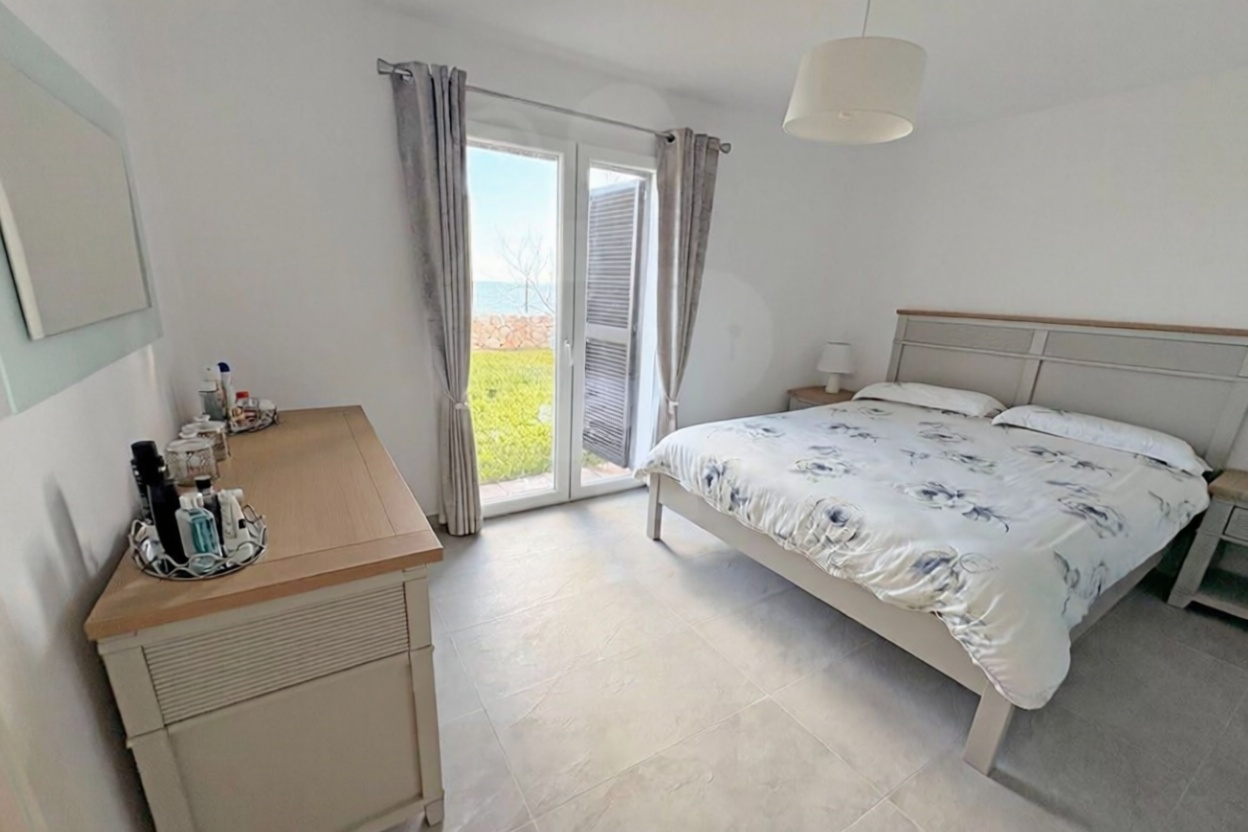 Appartement en première ligne de plage à Santanyí — Chambre
