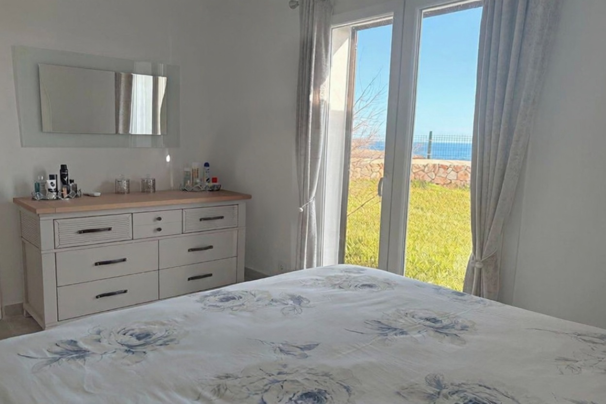 Appartement en première ligne de plage à Santanyí — Chambre