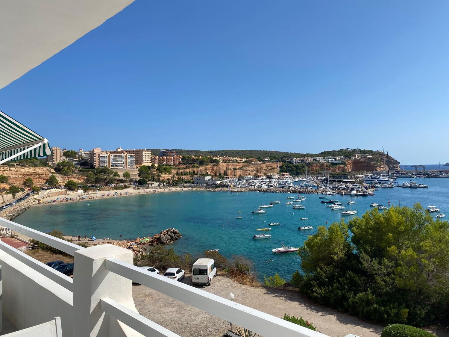 Piso en primera línea de playa en Calvià — Vista mar
