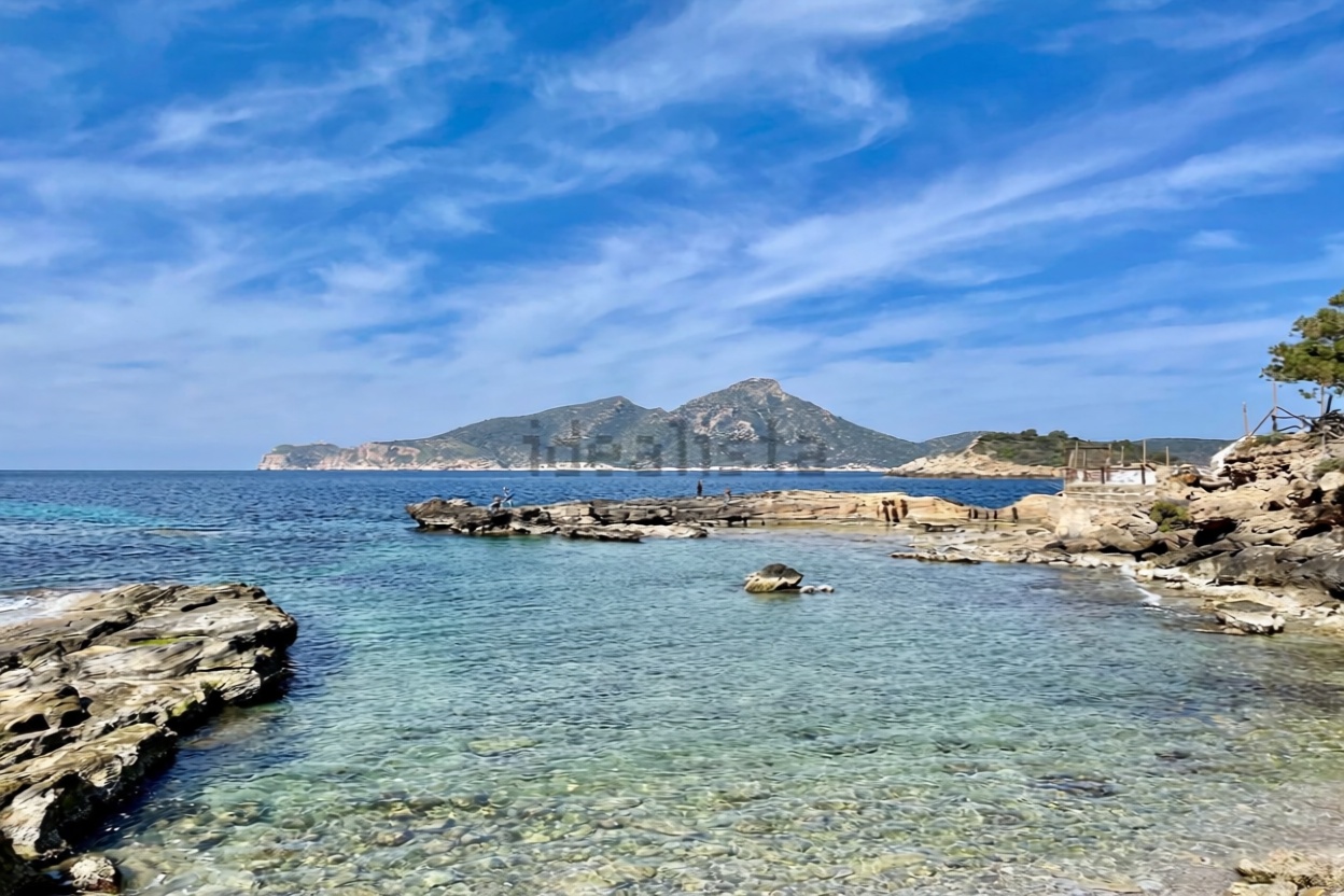Wohnung in erste Strandlinie in Andratx — Meerblick