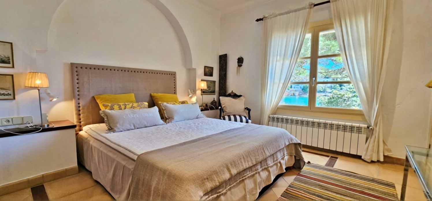 Beachfront duplex in Santanyí — Bedroom