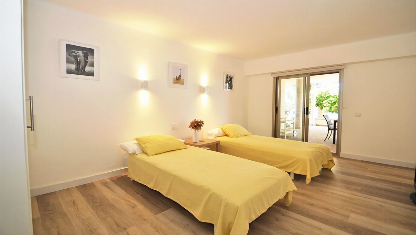 Beachfront flat in Alcúdia — Bedroom