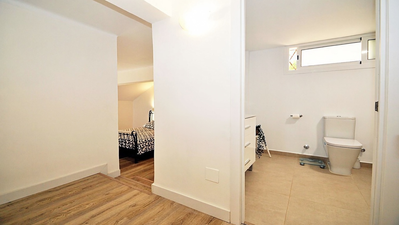 Beachfront flat in Alcúdia — Bathroom