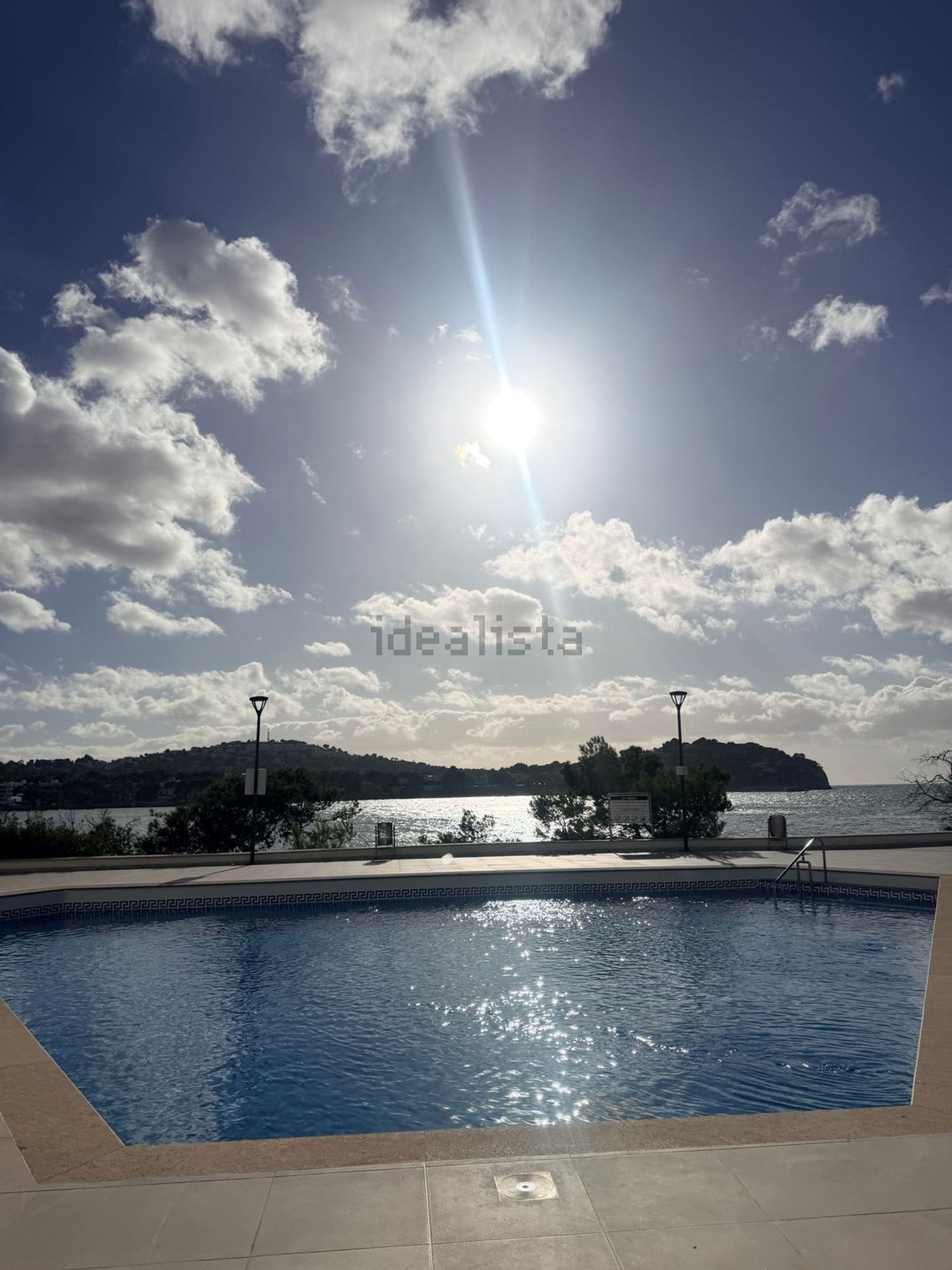 Piso en primera línea de playa en Calvià — Piscina