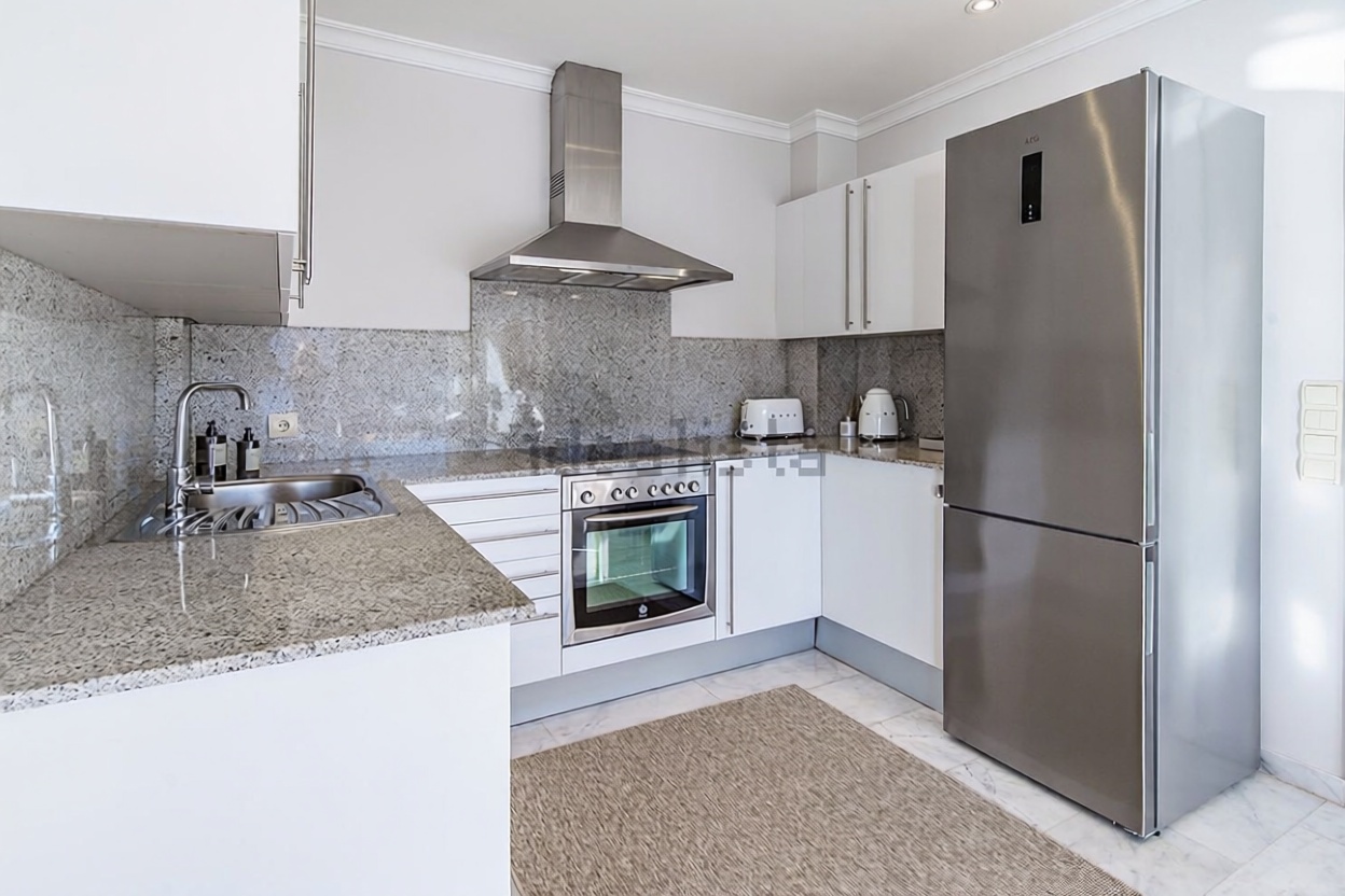 Beachfront flat in Andratx — Kitchen