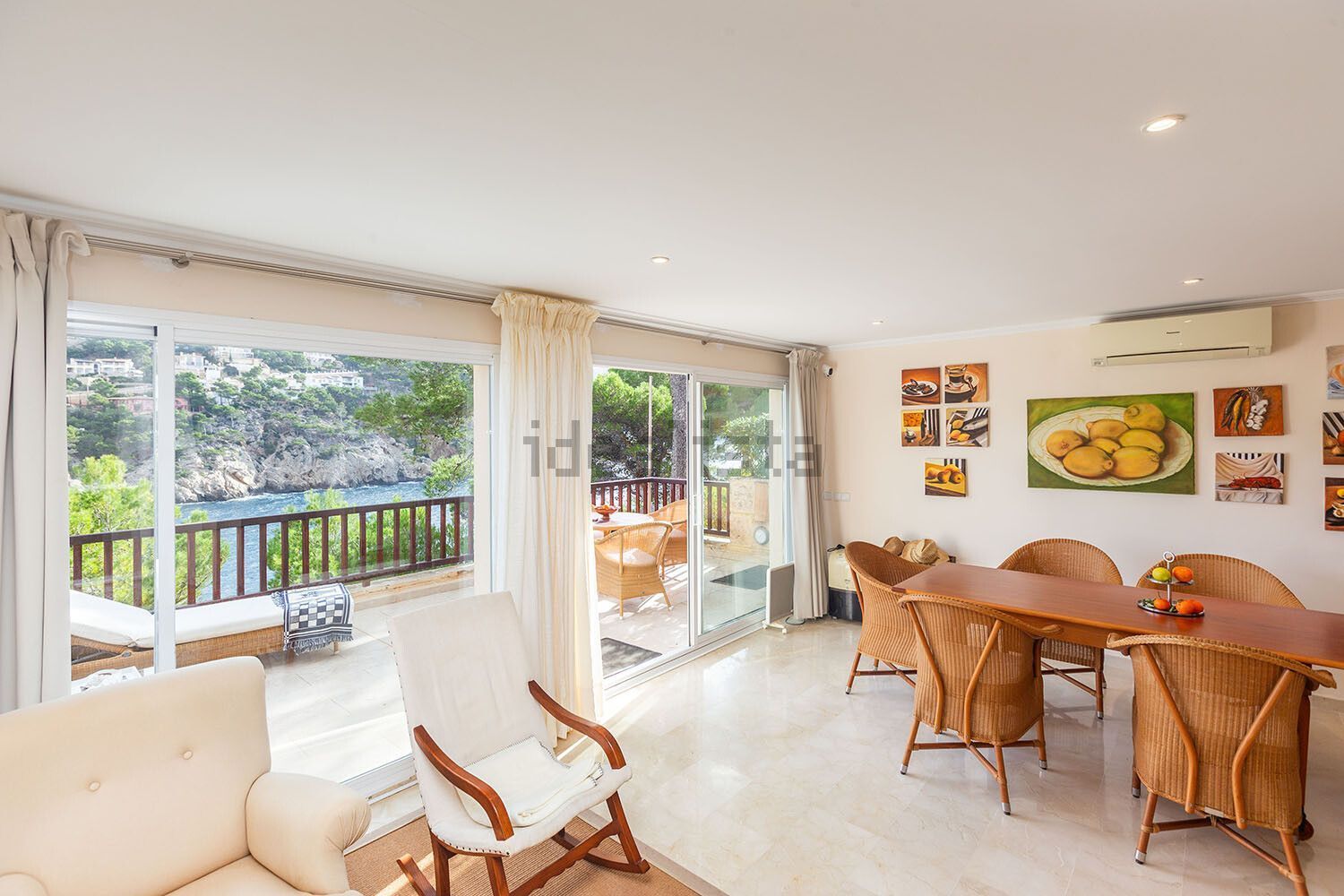 Chalet com acesso direto à praia em Andratx — Sala
