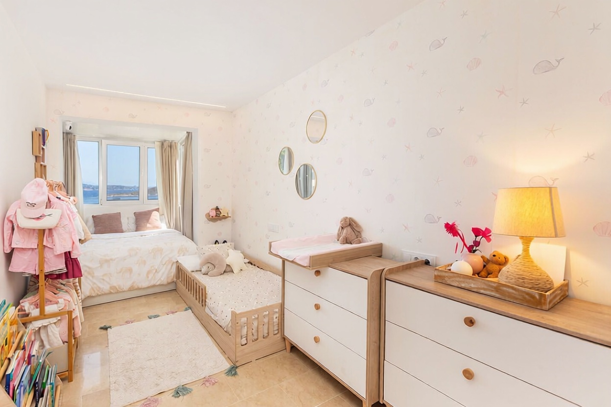 Beachfront duplex in Calvià — Bedroom