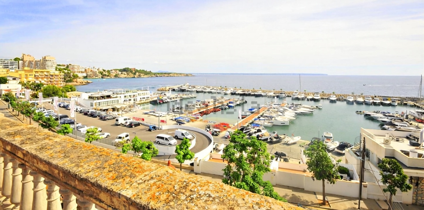Chalet with direct beach access in Palma de Mallorca