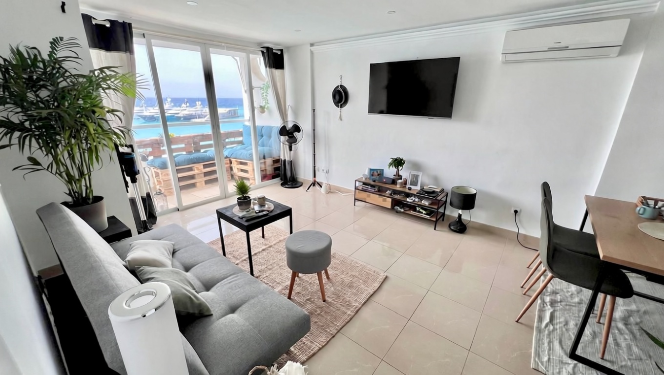 Apartamento em primeira linha de praia em Calvià — Sala