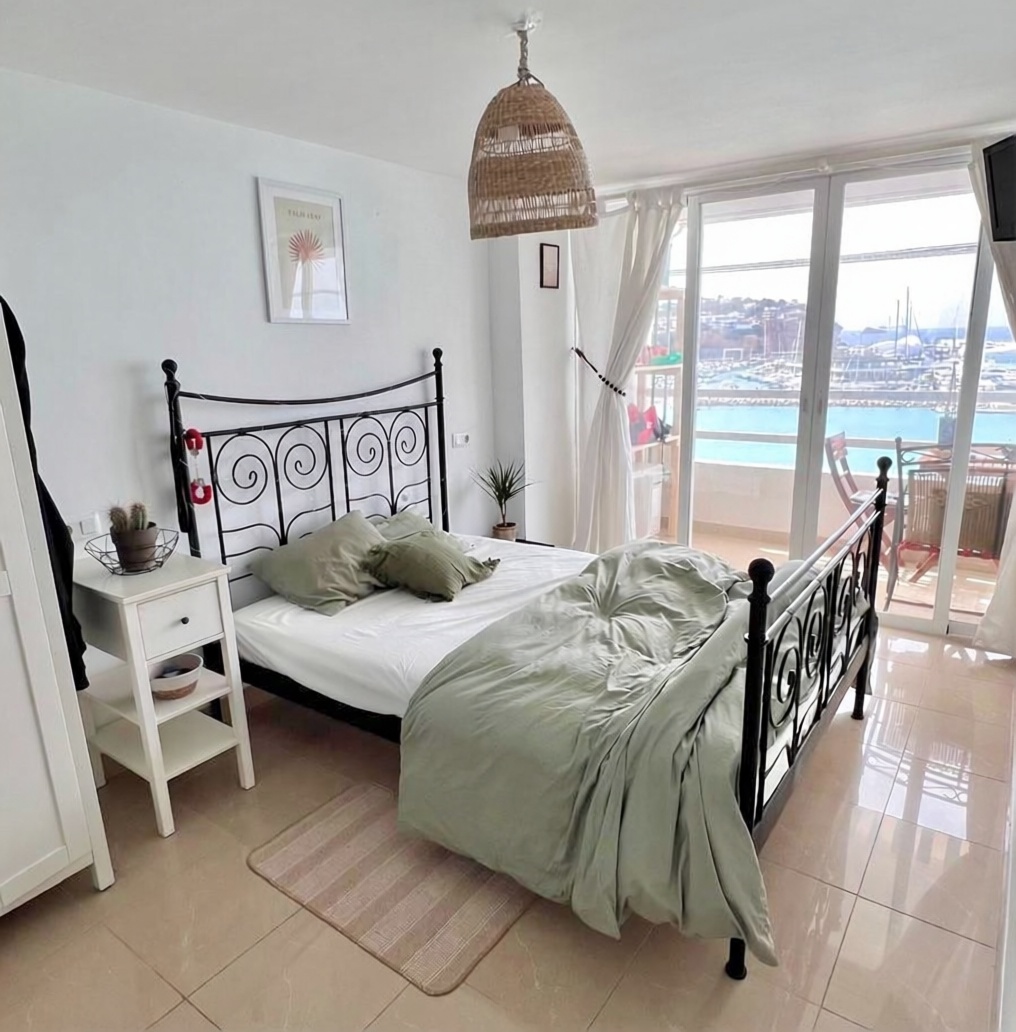 Apartamento em primeira linha de praia em Calvià — Quarto