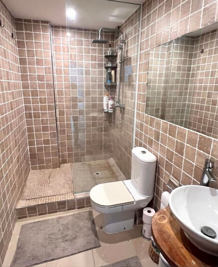 Apartamento em primeira linha de praia em Calvià — Casa banho