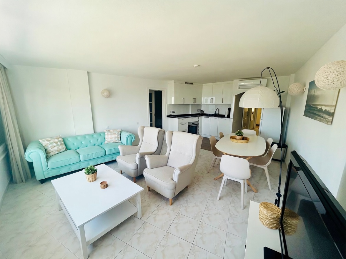 Wohnung in erste Strandlinie in Palma de Mallorca — Wohnzimmer