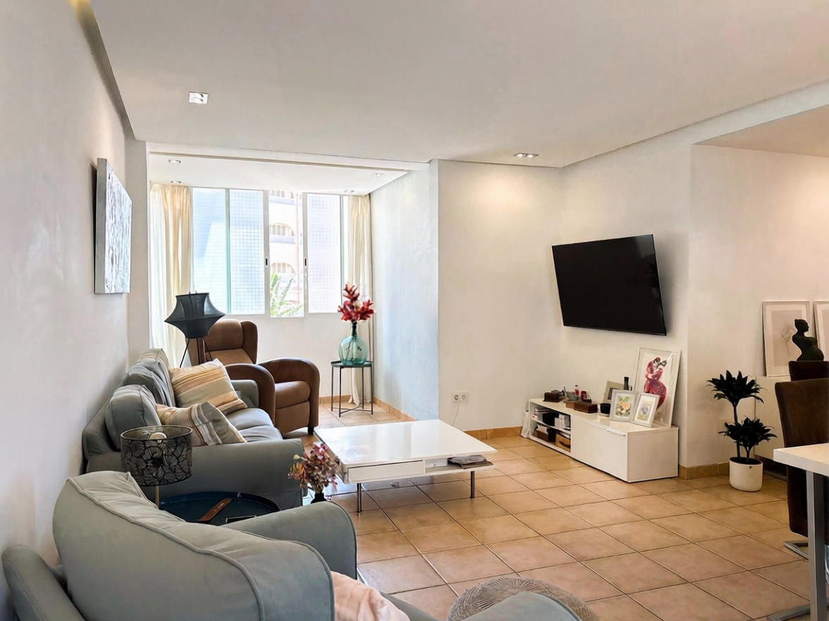 Wohnung in erste Strandlinie in Calvià — Wohnzimmer