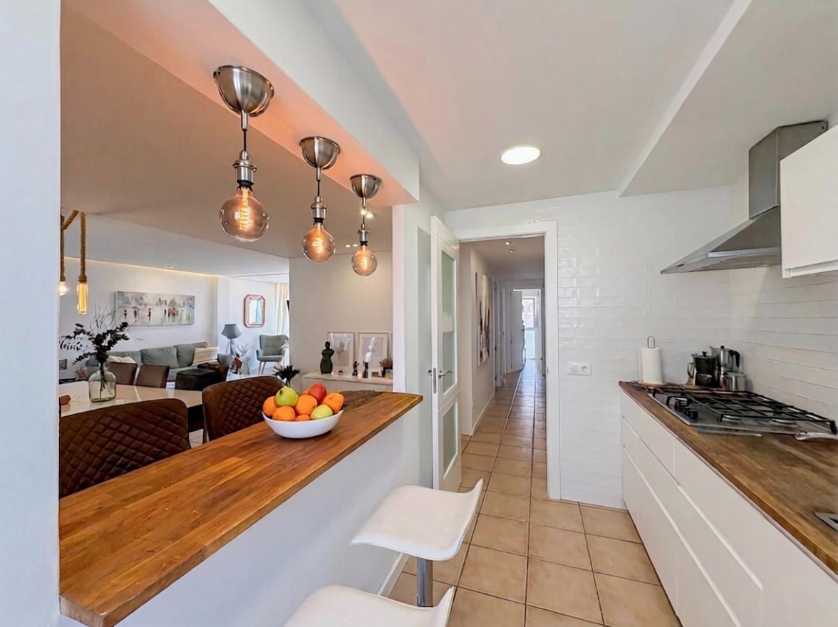 Wohnung in erste Strandlinie in Calvià — Küche