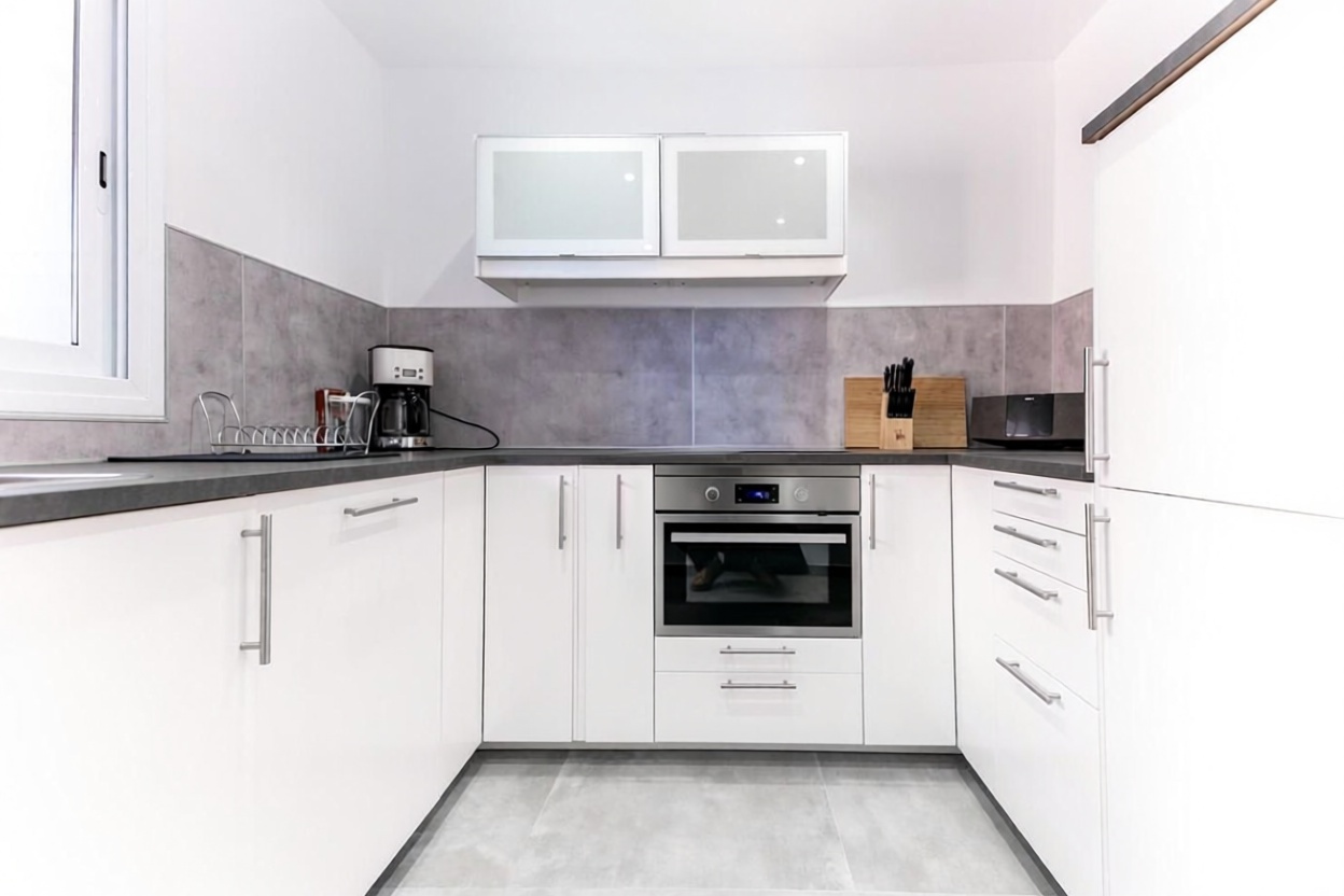 Beachfront flat in Palma de Mallorca — Kitchen