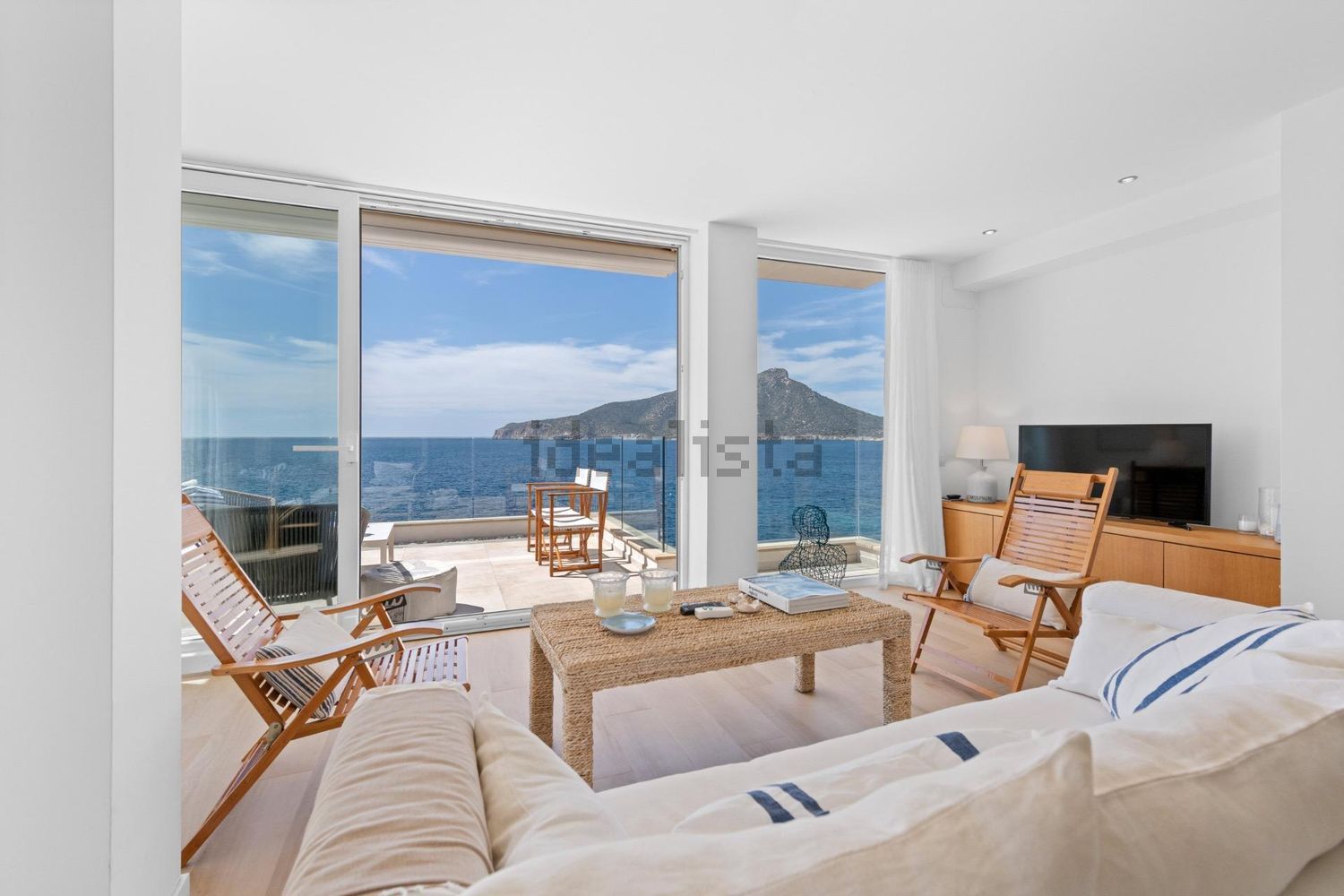 Apartamento em primeira linha de praia em Andratx — Sala
